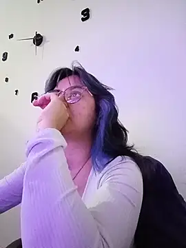 Snapshot of LylaVixxen chatting on March 2026 06:19:01 AM LylaVixxen online show from March 2026 06:19:01 AM