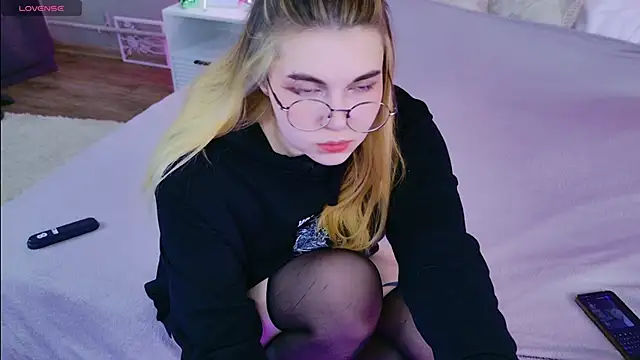 Evie Vall online show from November 2025 03:13:02 PM