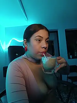 GabyMontenegro online show from October 2025 11:44:02 AM