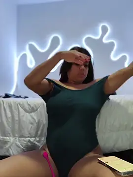 Snapshot of GabyMontenegro chatting on April 2026 11:15:01 AM GabyMontenegro online show from April 2026 11:15:01 AM