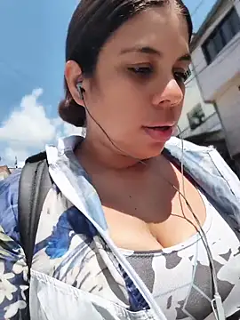 Snapshot of GabyMontenegro chatting on April 2026 03:15:01 PM GabyMontenegro online show from April 2026 03:15:01 PM