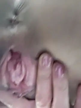 Snapshot of Lyly_suri07 chatting on December 2025 05:08:02 PM Lyly suri07 online show from December 2025 05:08:02 PM