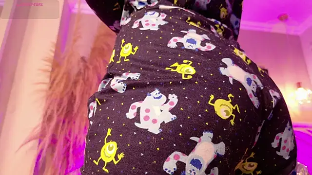 Snapshot of Annie__2 chatting on November 2025 03:07:01 AM Annie 2 online show from November 2025 03:07:01 AM