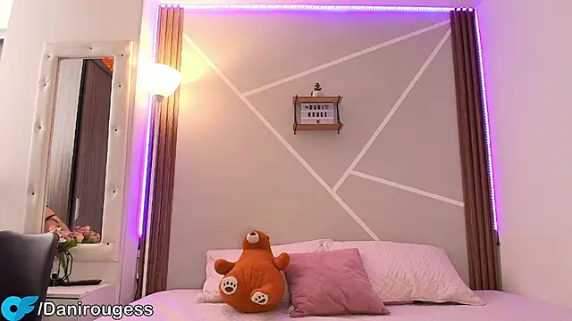 Snapshot of Little_ginger chatting on September 2025 12:50:02 PM Little ginger online show from September 2025 12:50:02 PM