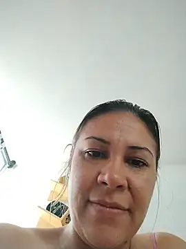 KittyHoleshot87 online show from July 2026 03:10:01 PM