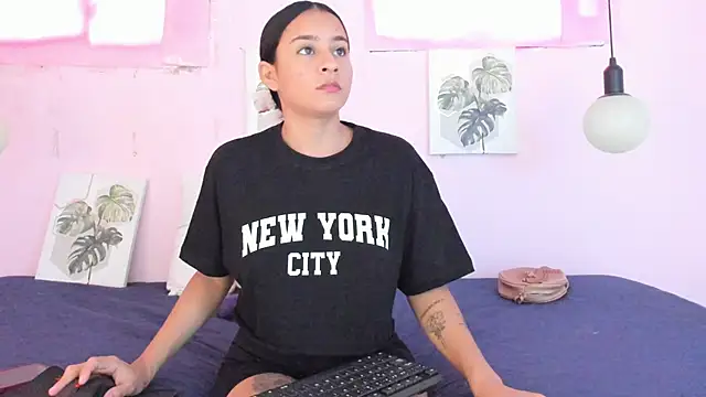 Snapshot of Lady_rossee chatting on September 2025 02:29:02 PM Lady rossee online show from September 2025 02:29:02 PM