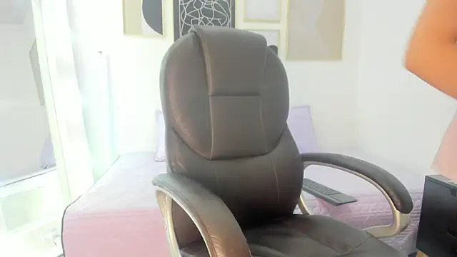 koraline 333 online show from October 2025 08:55:02 PM