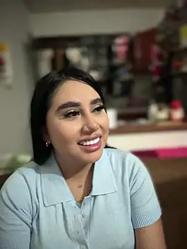 Snapshot of Sophie_Dreamss chatting on October 2025 10:21:02 PM Sophie Dreamss online show from October 2025 10:21:02 PM