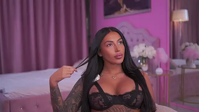 AishaaDevoe online show from April 2026 06:33:02 PM