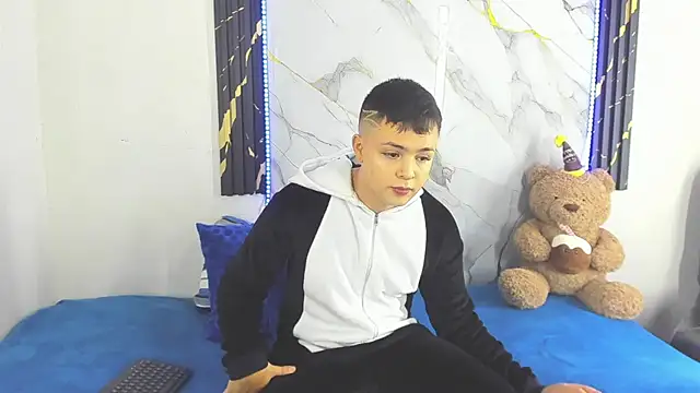 christopher Hot online show from June 2026 02:38:01 AM