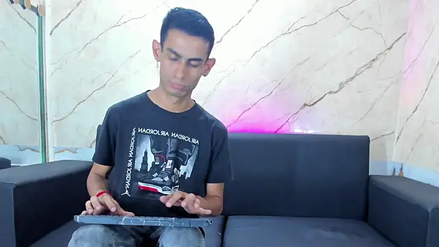 Golldens Dreamss online show from September 2025 04:03:01 AM