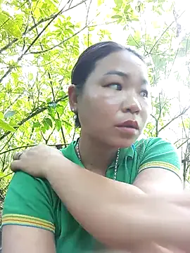 may-squirl online show from September 2025 01:05:02 AM