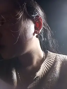 may-squirl online show from November 2025 01:44:01 AM