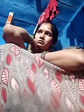 Jooli xx online show from April 2026 06:02:01 PM