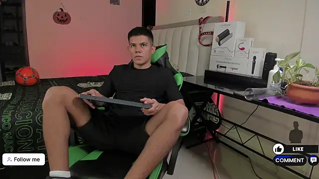 Snapshot of Jack_castell chatting on September 2025 11:37:01 AM Jack castell online show from September 2025 11:37:01 AM