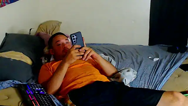 Snapshot of YoBlezz chatting on June 2026 01:37:01 AM YoBlezz online show from June 2026 01:37:01 AM