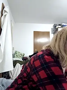 LiluLiluLilu online show from April 2026 07:07:02 PM