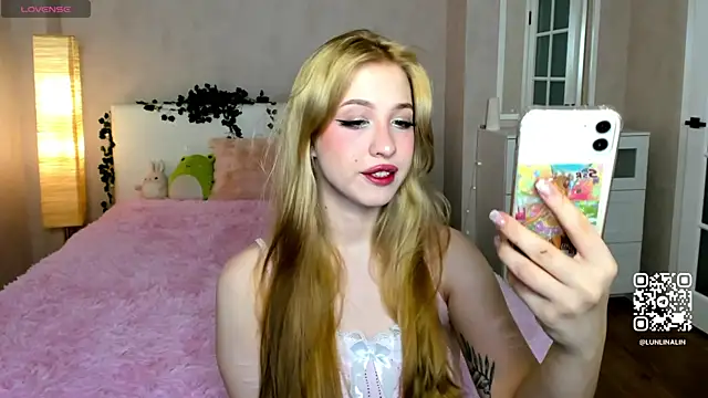 LightStar 18 online show from October 2025 11:10:02 AM