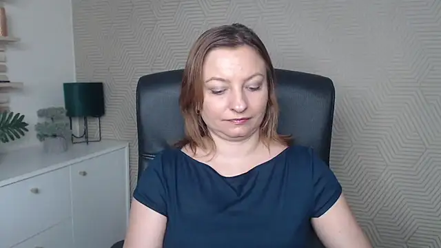 angelaSamt online show from November 2025 06:48:01 AM