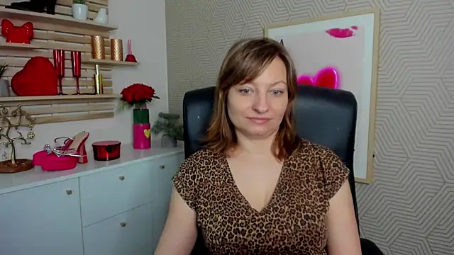 Snapshot of angelaSamt chatting on April 2026 05:45:02 AM angelaSamt online show from April 2026 05:45:02 AM