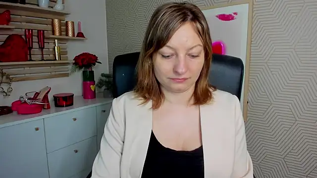 Snapshot of angelaSamt chatting on April 2026 05:25:01 AM angelaSamt online show from April 2026 05:25:01 AM