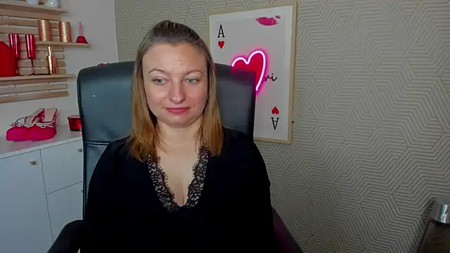 Snapshot of angelaSamt chatting on June 2026 05:53:02 AM angelaSamt online show from June 2026 05:53:02 AM