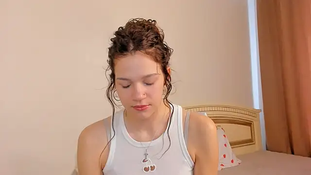 Snapshot of VelvetRisque chatting on April 2026 06:52:01 AM VelvetRisque online show from April 2026 06:52:01 AM