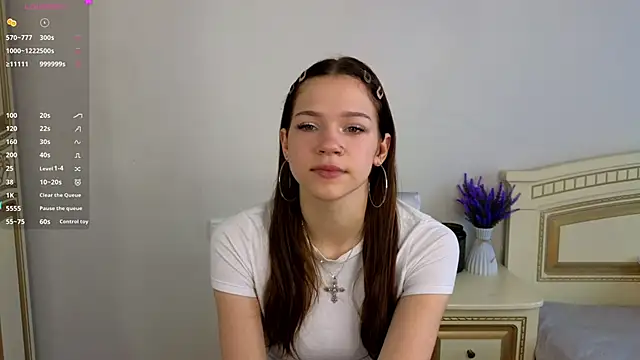 Snapshot of VelvetRisque chatting on April 2026 06:17:01 AM VelvetRisque online show from April 2026 06:17:01 AM