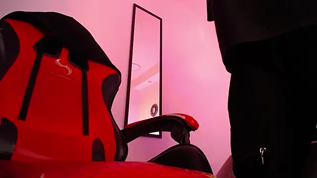 Anhonymus  online show from December 2025 04:28:02 AM