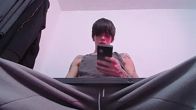 Anhonymus  online show from December 2025 07:32:01 PM