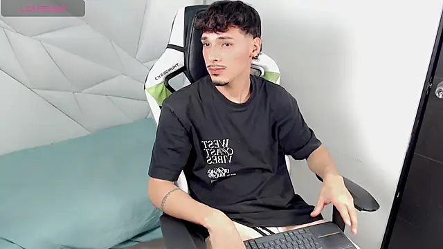 Snapshot of yankees_ chatting on November 2025 03:34:01 AM yankees online show from November 2025 03:34:01 AM