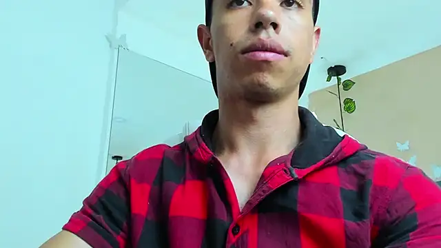 Snapshot of Muscle_Scott chatting on September 2025 01:00:01 PM Muscle Scott online show from September 2025 01:00:01 PM