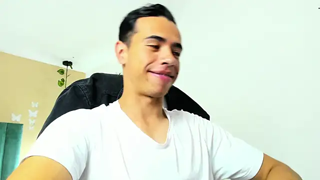 Snapshot of Muscle_Scott chatting on September 2025 12:05:02 PM Muscle Scott online show from September 2025 12:05:02 PM