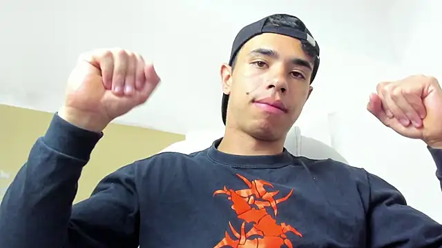 Snapshot of Muscle_Scott chatting on September 2025 12:06:01 PM Muscle Scott online show from September 2025 12:06:01 PM