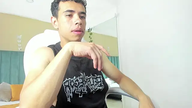 Snapshot of Muscle_Scott chatting on September 2025 12:08:02 PM Muscle Scott online show from September 2025 12:08:02 PM