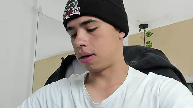 Snapshot of Muscle_Scott chatting on October 2025 12:13:02 PM Muscle Scott online show from October 2025 12:13:02 PM