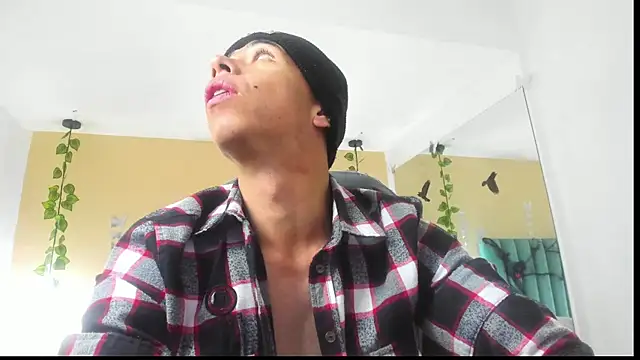 Snapshot of Muscle_Scott chatting on October 2025 12:17:02 PM Muscle Scott online show from October 2025 12:17:02 PM