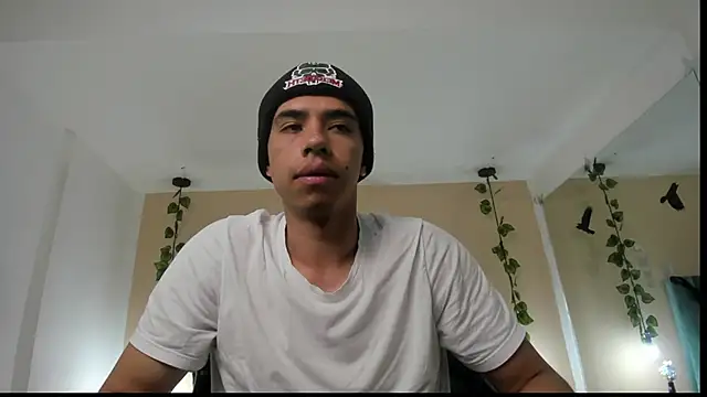 Snapshot of Muscle_Scott chatting on October 2025 12:30:01 PM Muscle Scott online show from October 2025 12:30:01 PM