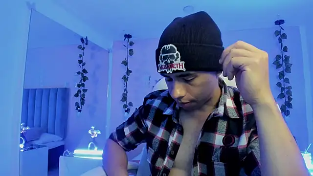 Snapshot of Muscle_Scott chatting on November 2025 12:28:02 PM Muscle Scott online show from November 2025 12:28:02 PM