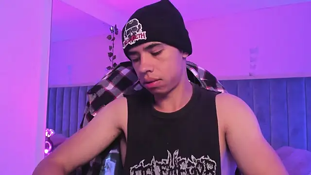 Snapshot of Muscle_Scott chatting on November 2025 12:45:02 PM Muscle Scott online show from November 2025 12:45:02 PM