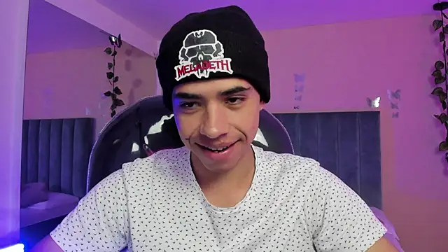 Snapshot of Muscle_Scott chatting on November 2025 12:59:03 PM Muscle Scott online show from November 2025 12:59:03 PM