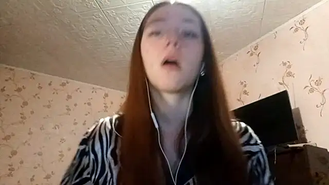 Sophiecuttie online show from September 2025 01:13:01 PM