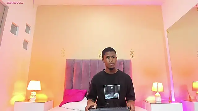 Snapshot of Kiaraa_y_Her_Crazy chatting on March 2026 03:58:02 AM Kiaraa y Her Crazy online show from March 2026 03:58:02 AM