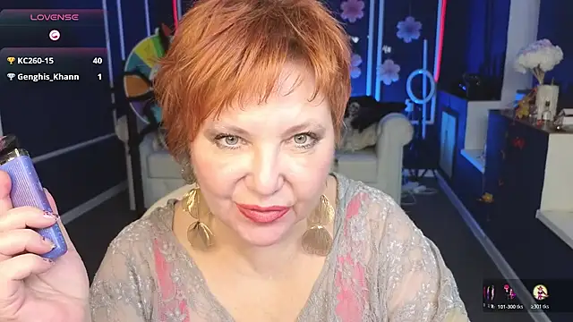 Kira Kenett online show from October 2025 04:57:01 PM