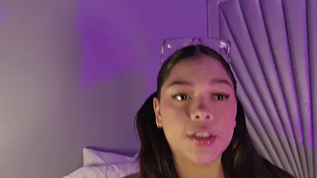 HatsaJones online show from April 2026 05:00:02 AM