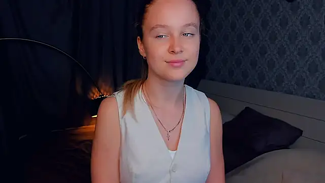 Snapshot of SoonMoor chatting on September 2025 06:08:01 PM SoonMoor online show from September 2025 06:08:01 PM