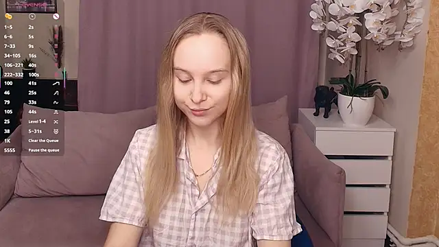 SoonMoor online show from February 2026 07:28:01 PM