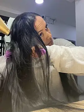 TiffanyyLam online show from October 2025 11:19:01 AM