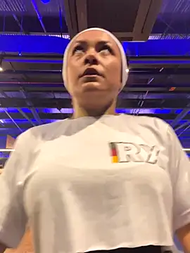 TiffanyyLam online show from October 2025 10:26:01 AM