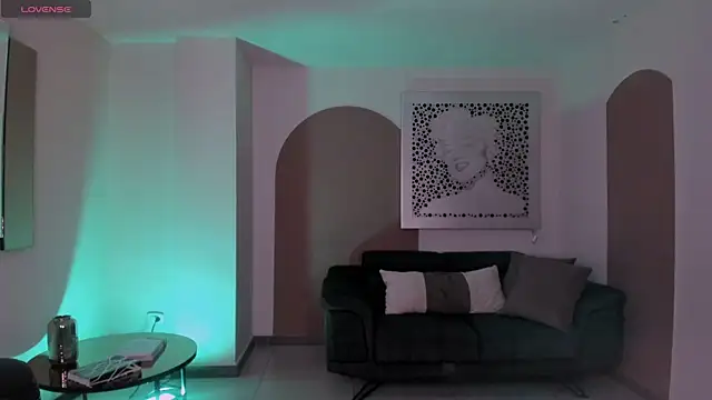 SussyBellX online show from November 2025 08:20:01 PM